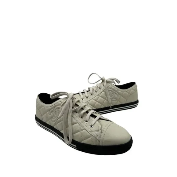 CHANEL Caviar Quilted CC Sneakers in Dark White – Size 40